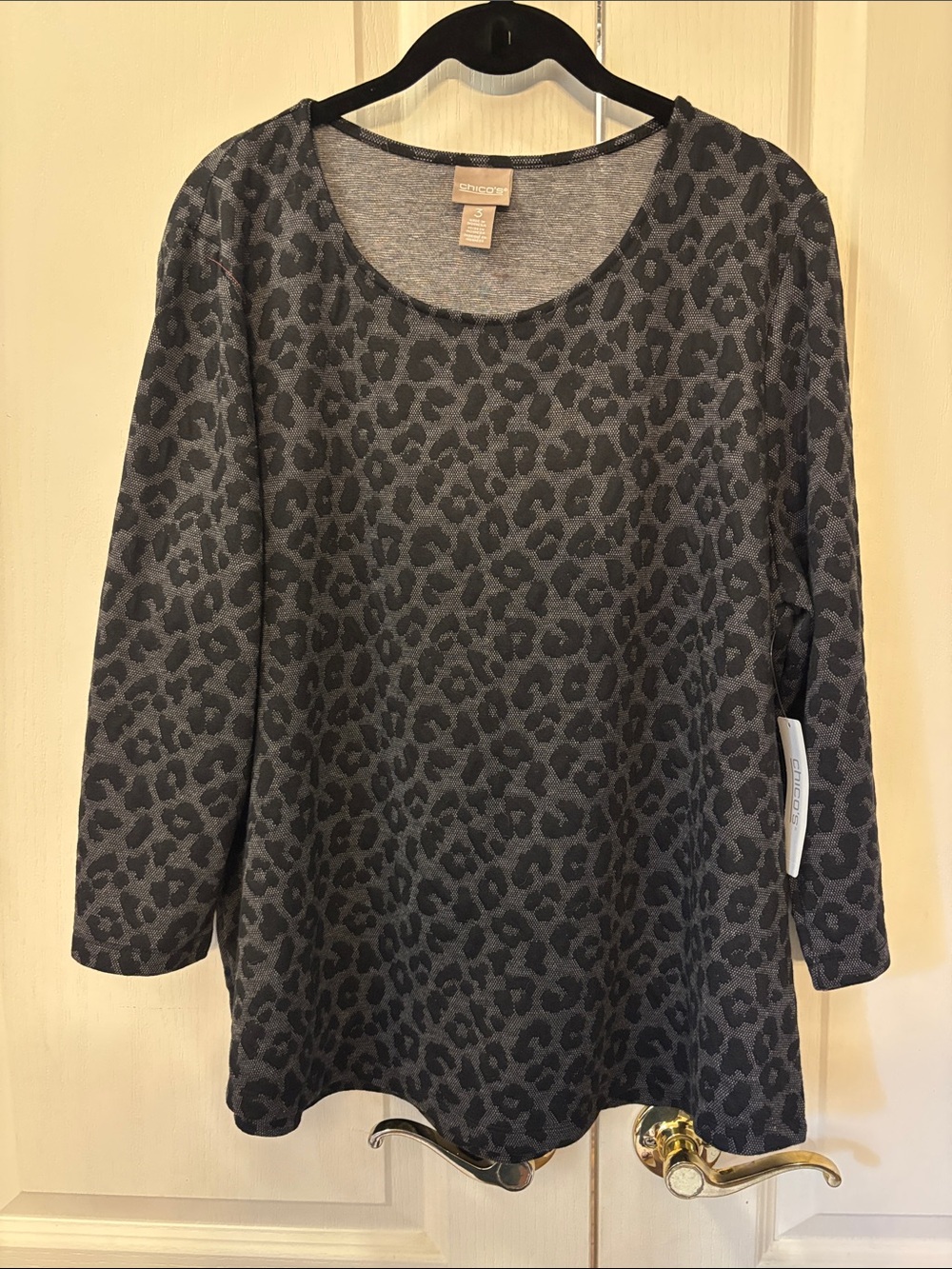 Chico's Charcoal Gray Leopard Scoop Neck Lightweight Sweater